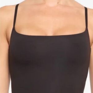 Slims black fits everybody cropped tank